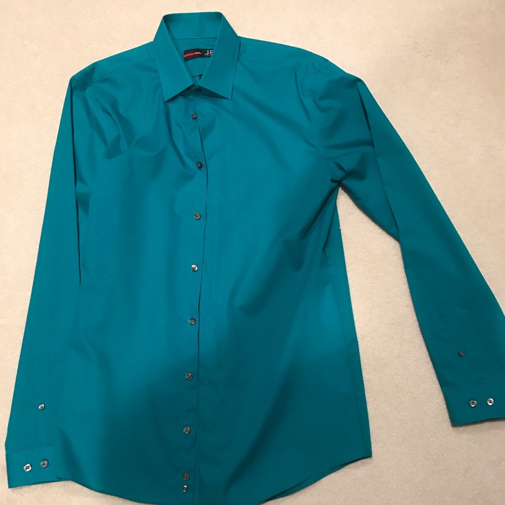 Men’s dress shirt